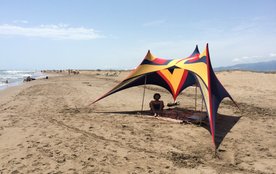Stretch beach tents